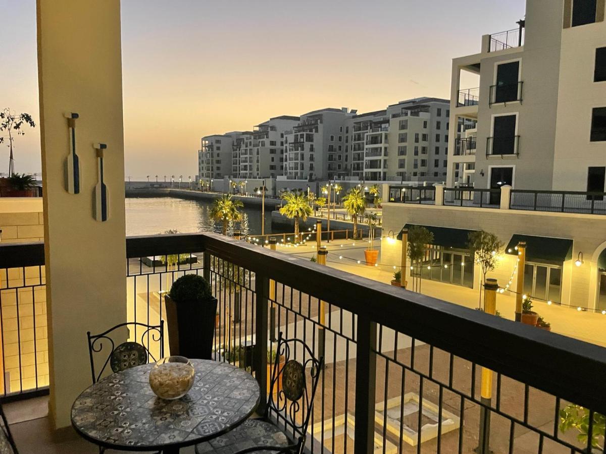 Ultimate Stay - 4 Beds - La Mer - Sunset Marina View Дубай Экстерьер фото